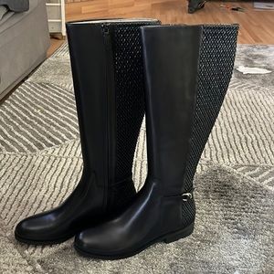 Colehaan - Isabell Strech boot. Color: Black Leather. Size : 10